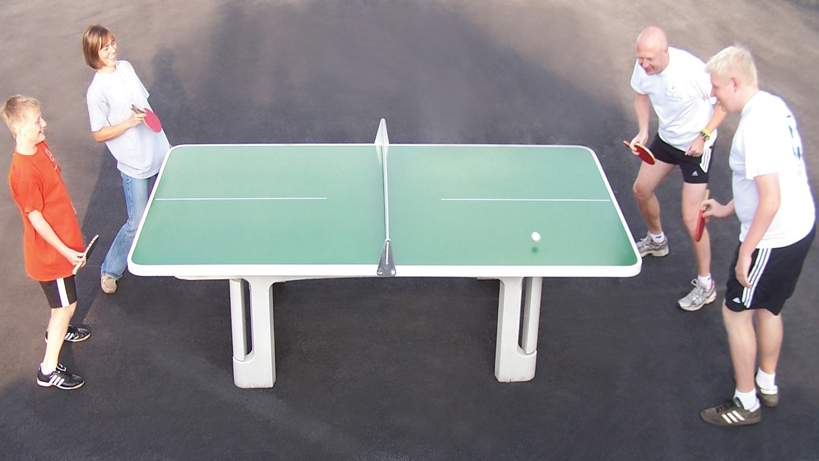 B2000 Rounded Concrete Table Tennis Table